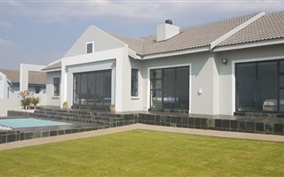 4 Bedroom House in Bankenveld
