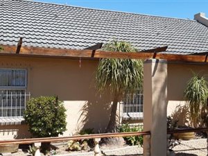 3 Bed House in Bothasig