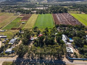 10.7 ha Farm in Kruisrivier