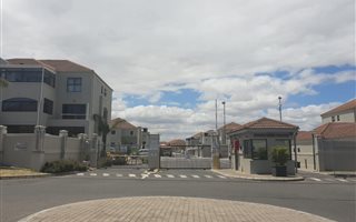 2 Bedroom Apartment in Brackenfell Central