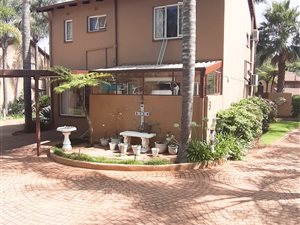 3 Bed Duplex in Roodekrans