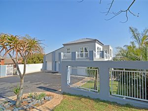 5 Bed House in Cornwall Hill