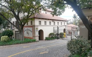 3 Bedroom Apartment in Bryanston