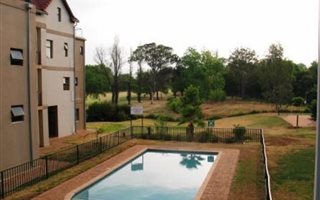 1 Bedroom Flat in Zwartkop Golf Estate