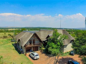 5 Bed House in Pebble Rock