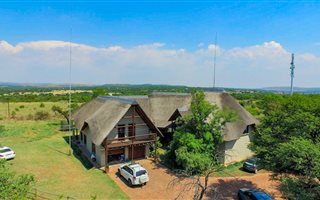 5 Bedroom House in Pebble Rock