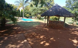 2 Bedroom Apartment in Doornpoort and surrounds