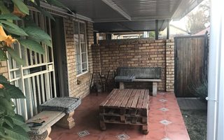 2 Bedroom Simplex in Die Wilgers
