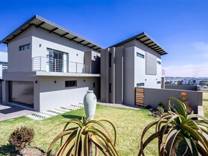 4 Bed House in The Hills