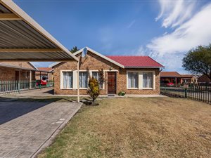 2 Bed House in Rhodesfield