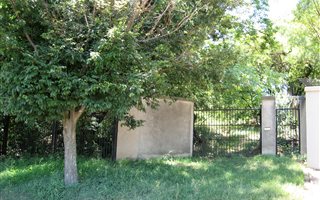 2267 m² Land available in Monument Park