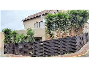 3 Bed Duplex in Winchester Hills