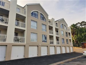 2 Bed Apartment in Kromrivier