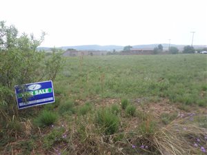 877 m² Land available in Vaaloewer