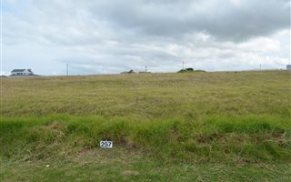 677 m² Land available in Le Grand Golf Estate