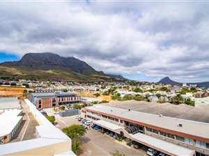 1 Bed Apartment in University Estate