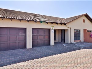 2 Bed Townhouse in Diaz Beach