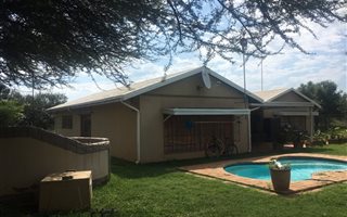 21.4 ha Land available in Koster