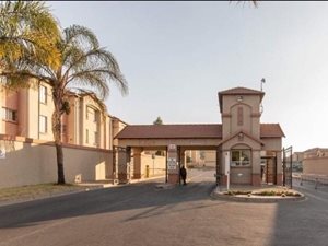 2 Bed Apartment in Aeroton