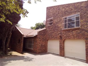 3 Bed House in Falcon Ridge