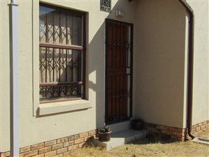 2 Bed House in Blue Hills