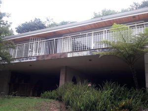 4 Bedroom House in Florida Hills
