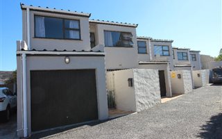 3 Bedroom Duplex in Bloubergrant
