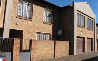 3 Bedroom Townhouse in Aerorand