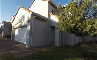 3 Bedroom Townhouse in Eagle Canyon Golf Estate