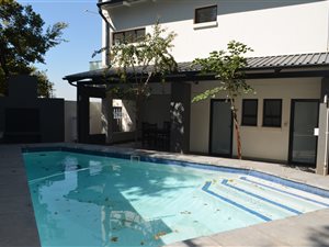 2 Bed House in Bryanston West