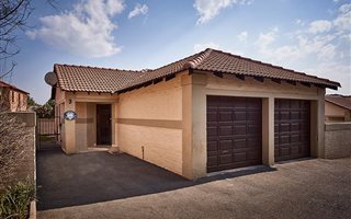 3 Bedroom Simplex in Kyalami Hills