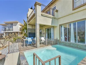 3 Bed House in Stone River Estate