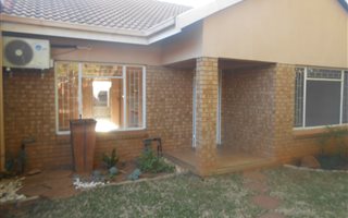 2 Bedroom Apartment in Mookgophong (Naboomspruit)