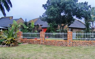 3 Bedroom House in Fraaiuitsig