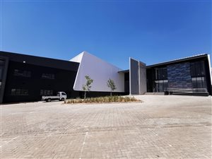 1300 m² Industrial space in Louwlardia