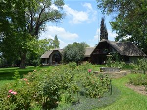 5 Bed House in Miravaal