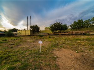 649 m² Land available in Eagle Canyon Golf Estate