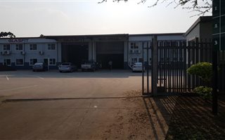 1333 m² Industrial space in Briardene