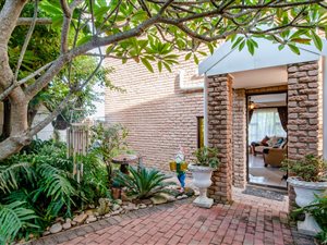 5 Bed House in Dana Bay