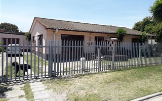 3 Bedroom House in Parow Valley