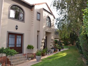 4 Bed House in Waterkloof Ridge