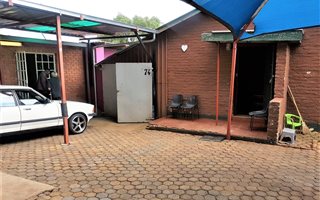 2 Bedroom House in Krugersdorp Central