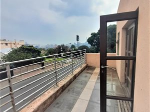 4 Bed House in Troyeville