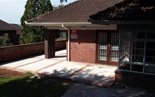 3 Bedroom Simplex in Clarendon