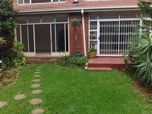 4 Bed Duplex in Menlo Park