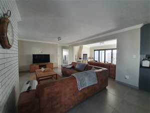 4 Bed House in Amberfield Manor