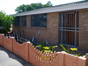 2 Bedroom House in Groenvallei