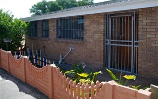 2 Bedroom House in Groenvallei