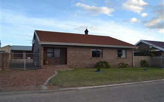 4 Bedroom House in Albertinia