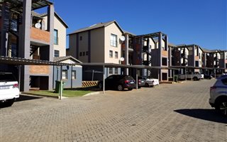 2 Bedroom Apartment in Azaleapark